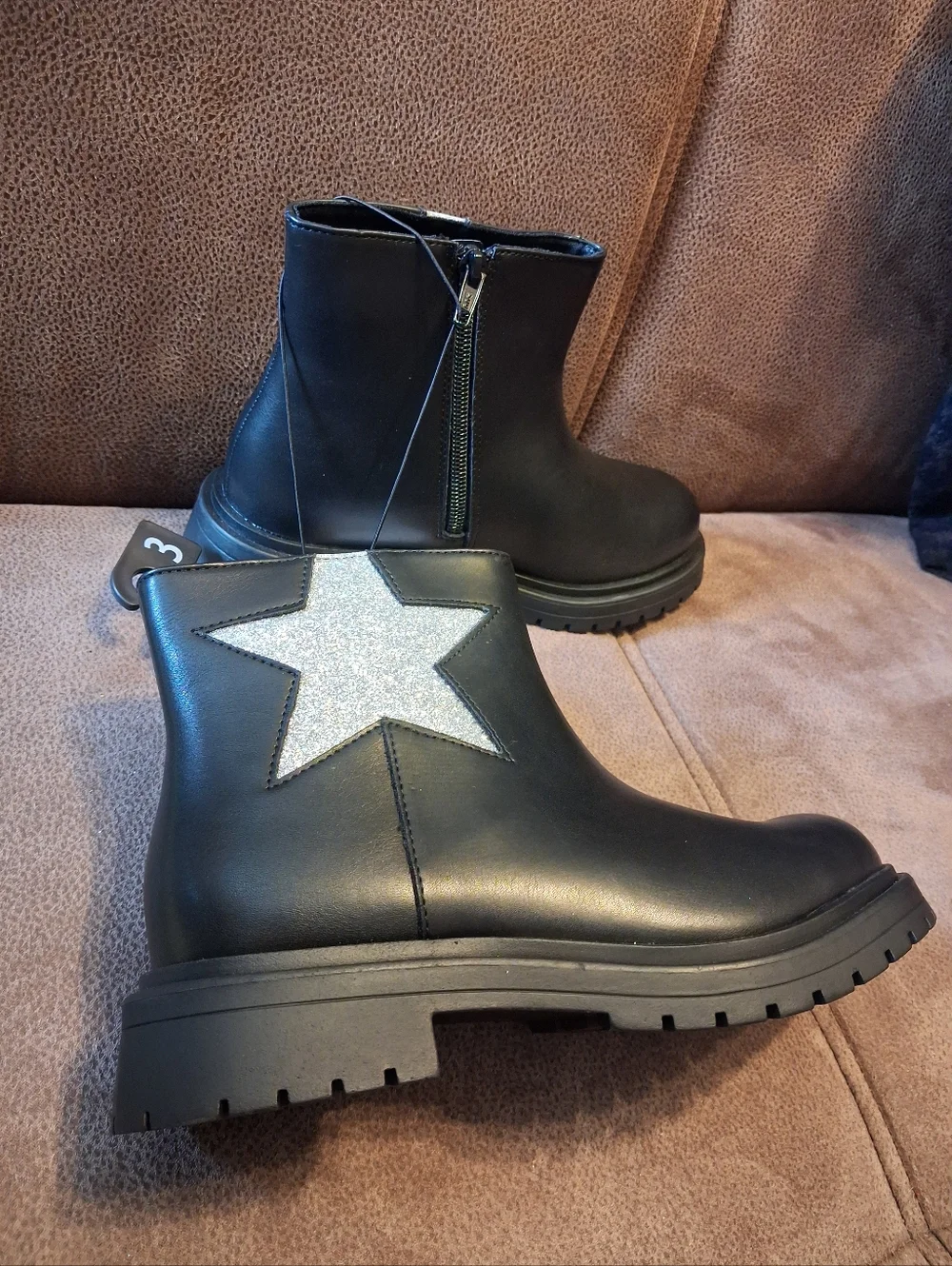 Wonder Nation Kids' Black Chelsea Combat Boots with Silver Star Size 8